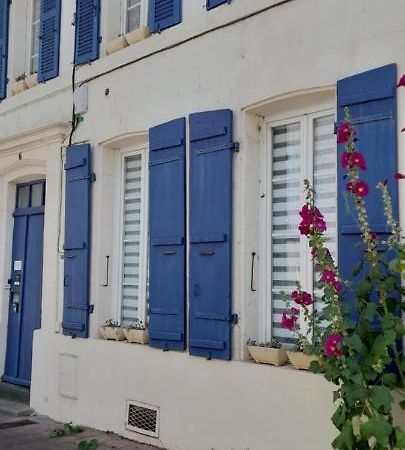 Residence Les Volets Bleus: Studio De 30 M² Classe 2 * Rochefort (Charente-Maritime) Exterior photo